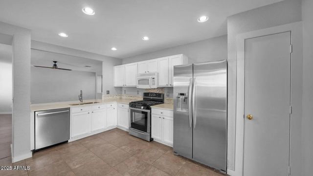 3216 W MARK Lane, Phoenix, AZ 85083