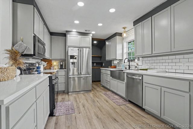 14079 S 294th East Avenue, Coweta, OK 74429