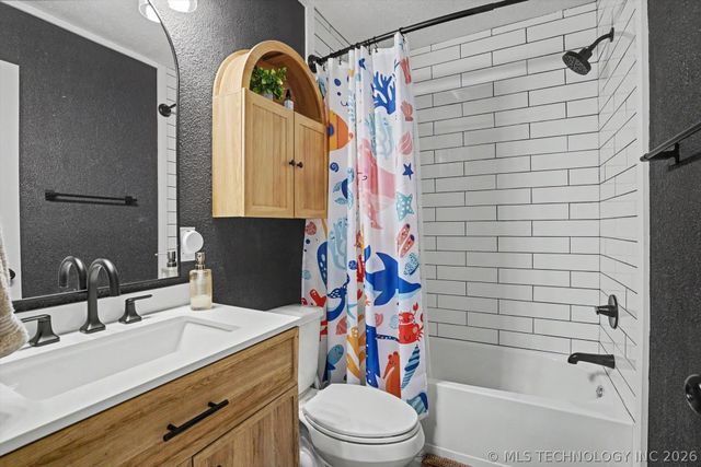 14079 S 294th East Avenue, Coweta, OK 74429