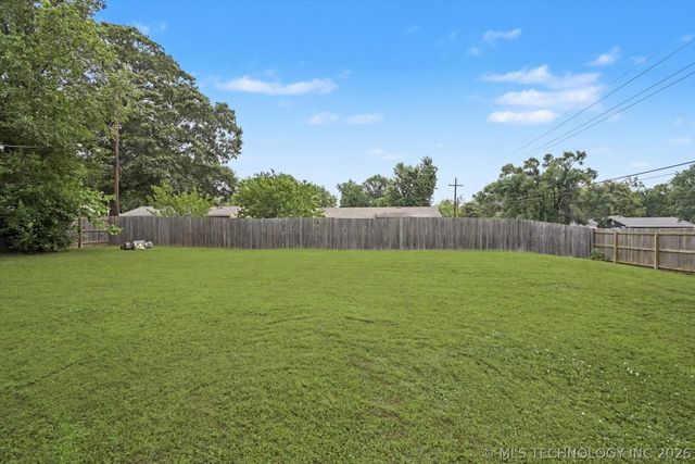 14079 S 294th East Avenue, Coweta, OK 74429