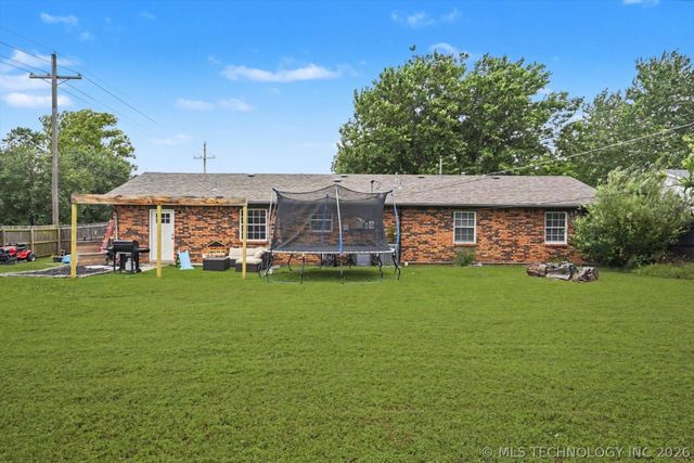 14079 S 294th East Avenue, Coweta, OK 74429