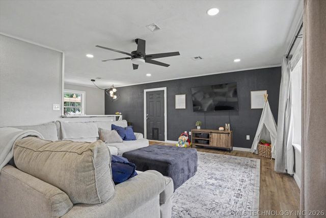14079 S 294th East Avenue, Coweta, OK 74429