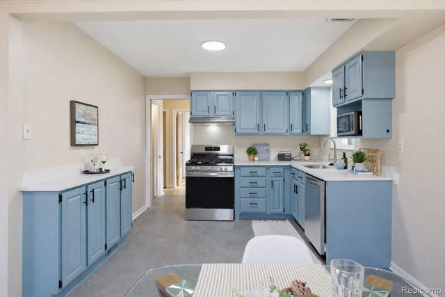 13581 Arnold Street, Redford Charter Township, MI 48239