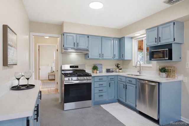 13581 Arnold Street, Redford Charter Township, MI 48239