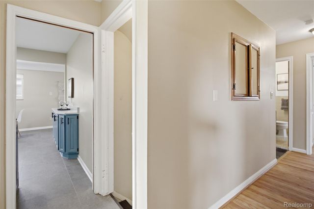 13581 Arnold Street, Redford Charter Township, MI 48239