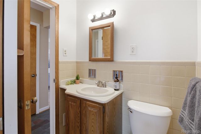 13581 Arnold Street, Redford Charter Township, MI 48239