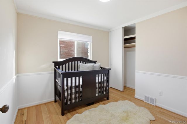 13581 Arnold Street, Redford Charter Township, MI 48239