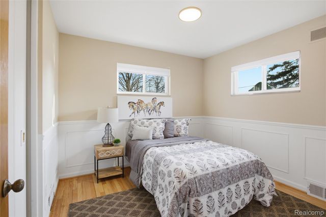 13581 Arnold Street, Redford Charter Township, MI 48239