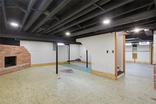 13581 Arnold Street, Redford Charter Township, MI 48239