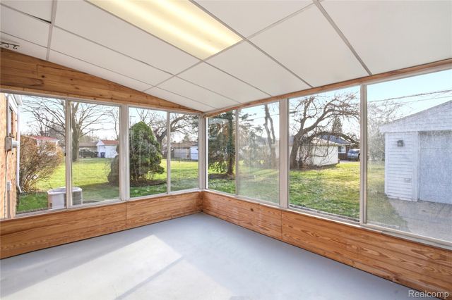 13581 Arnold Street, Redford Charter Township, MI 48239