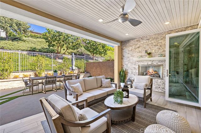 2 Ventada Street, Rancho Mission Viejo, CA 92694