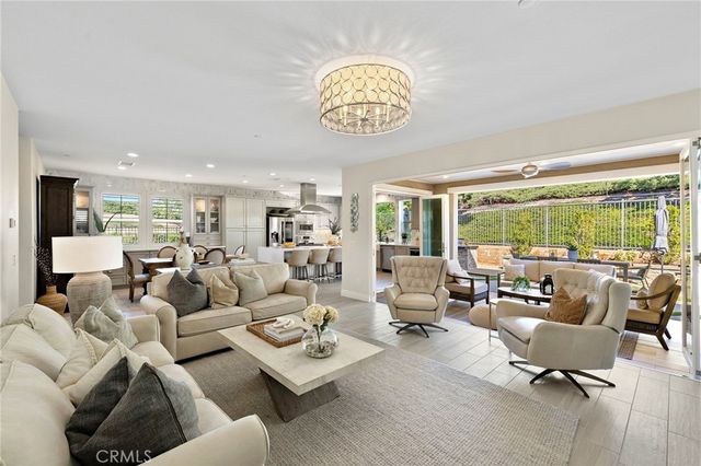 2 Ventada Street, Rancho Mission Viejo, CA 92694