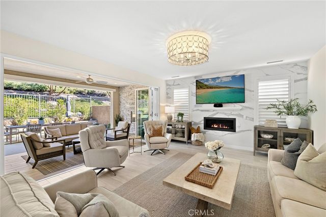 2 Ventada Street, Rancho Mission Viejo, CA 92694