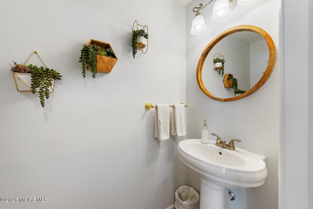 60 County Road D22, Cliffwood, NJ 07721