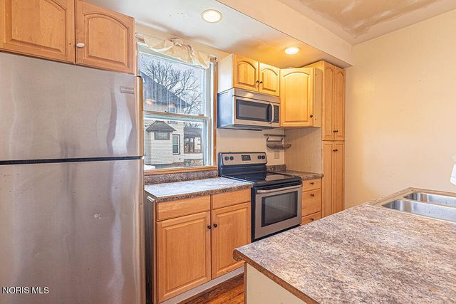 2534 Maplewood Avenue, Toledo, OH 43610