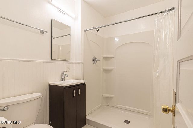 2534 Maplewood Avenue, Toledo, OH 43610