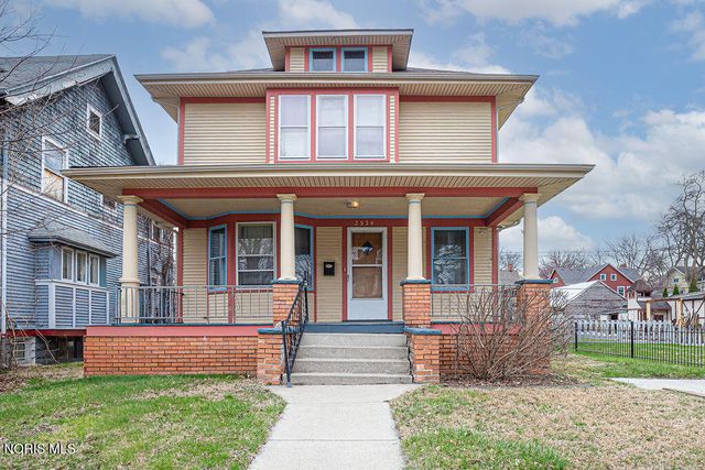 2534 Maplewood Avenue, Toledo, OH 43610