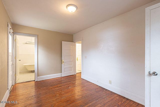 2534 Maplewood Avenue, Toledo, OH 43610