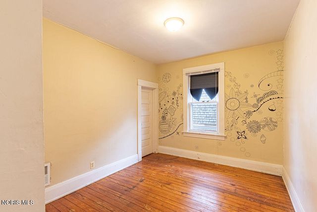 2534 Maplewood Avenue, Toledo, OH 43610