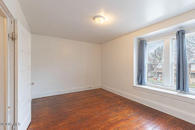 2534 Maplewood Avenue, Toledo, OH 43610