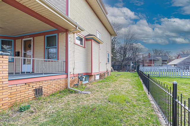 2534 Maplewood Avenue, Toledo, OH 43610