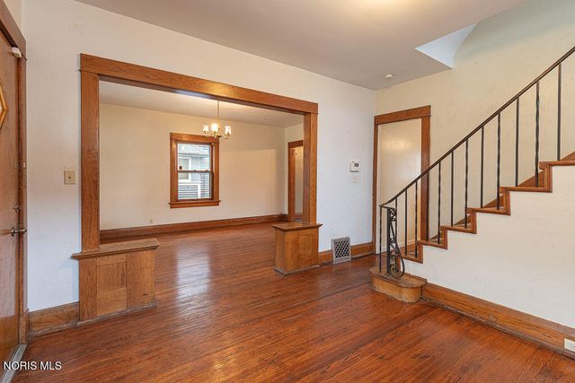 2534 Maplewood Avenue, Toledo, OH 43610