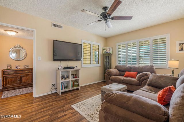 9720 Sophia Avenue, North Hills, CA 91343