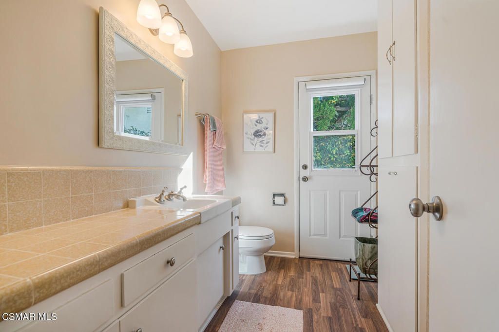 Image 17 of property listing at 9720 Sophia Avenue, North Hills, CA 91343