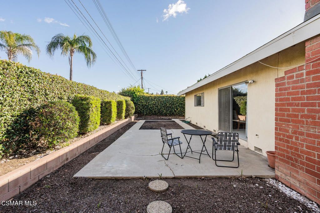 Image 23 of property listing at 9720 Sophia Avenue, North Hills, CA 91343