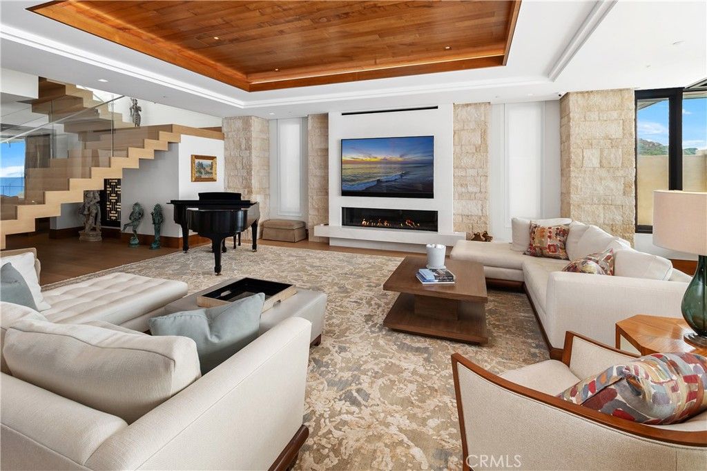 Image 13 of property listing at 17 Strand Beach Drive, Dana Point, CA 92629