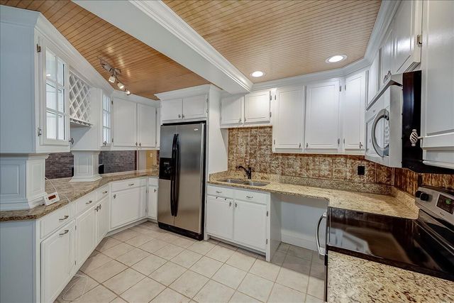 561 Avawam Drive, Richmond, KY 40475