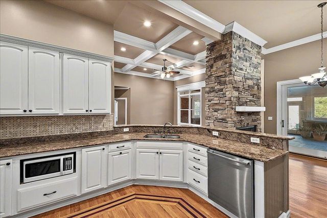 561 Avawam Drive, Richmond, KY 40475