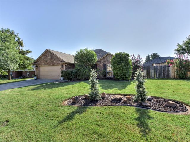 1916 N Shawnee Trail, Choctaw, OK 73020