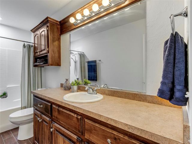 1916 N Shawnee Trail, Choctaw, OK 73020