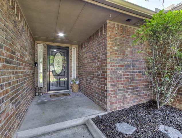 1916 N Shawnee Trail, Choctaw, OK 73020