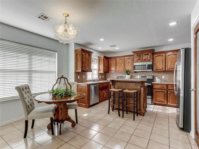 1916 N Shawnee Trail, Choctaw, OK 73020