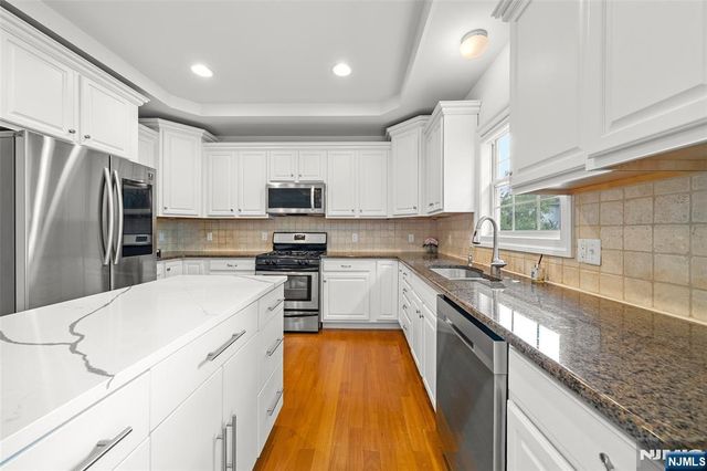 392 Oak Avenue, River Edge, NJ 07661