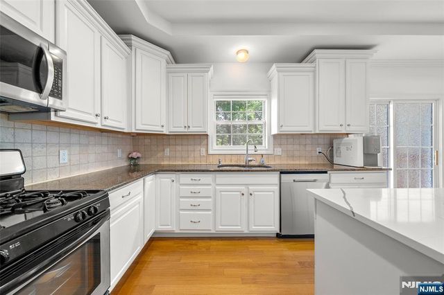 392 Oak Avenue, River Edge, NJ 07661