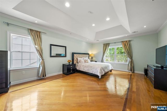 392 Oak Avenue, River Edge, NJ 07661