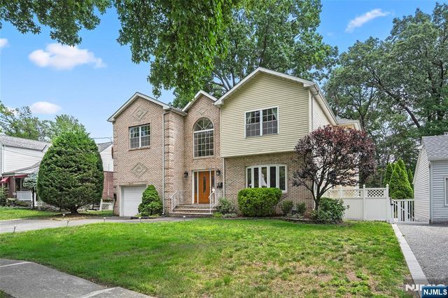 392 Oak Avenue, River Edge, NJ 07661