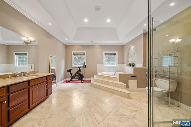 392 Oak Avenue, River Edge, NJ 07661