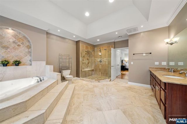 392 Oak Avenue, River Edge, NJ 07661