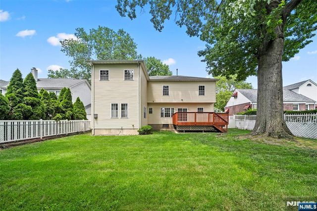 392 Oak Avenue, River Edge, NJ 07661