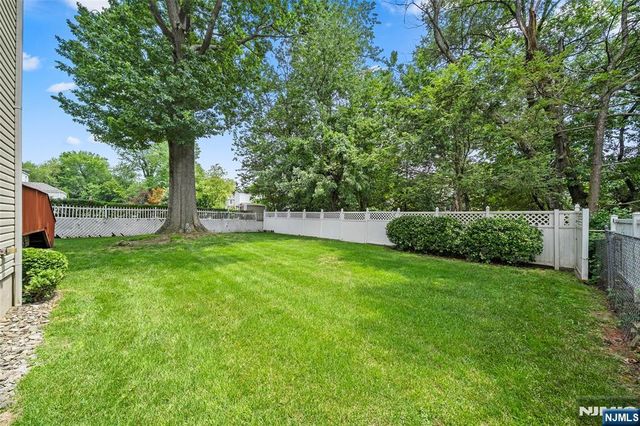 392 Oak Avenue, River Edge, NJ 07661