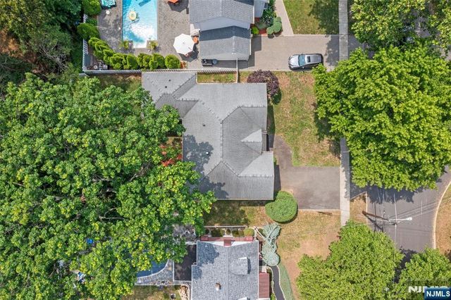 392 Oak Avenue, River Edge, NJ 07661