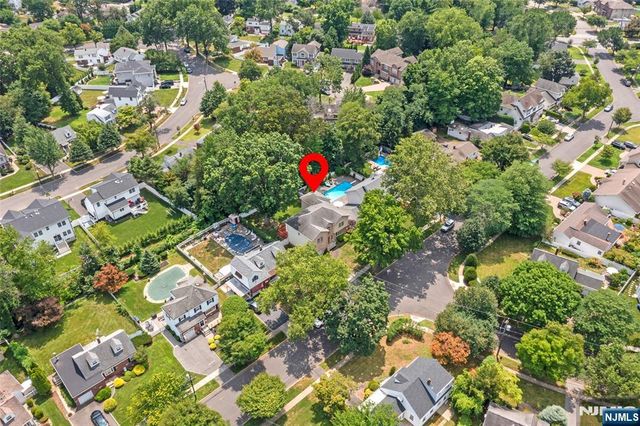 392 Oak Avenue, River Edge, NJ 07661