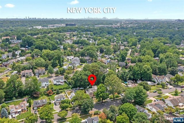 392 Oak Avenue, River Edge, NJ 07661