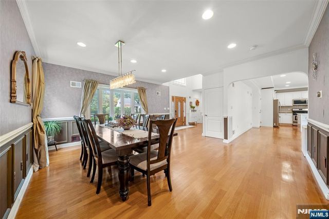 392 Oak Avenue, River Edge, NJ 07661