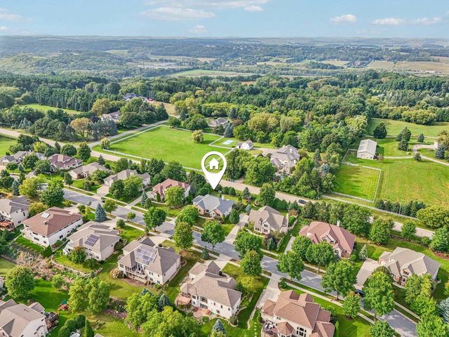 9718 Sandhill Road, Middleton, WI 53562