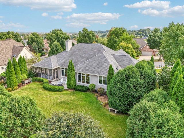 9718 Sandhill Road, Middleton, WI 53562